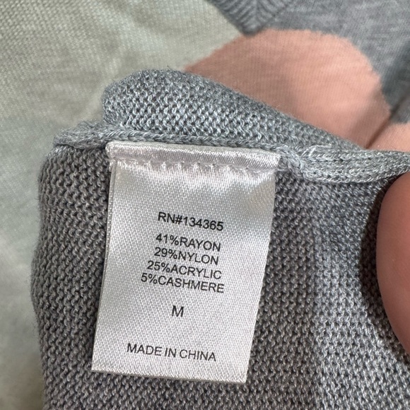 Laurie Felt Cashmere Blend Oversized v-neck Heart Sweater M Colorblock - Picture 7 of 7